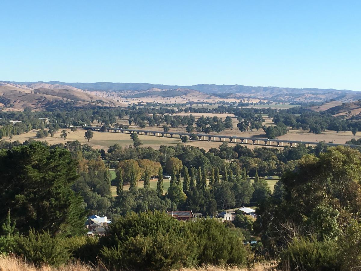 Tuckerbox Motor Inn Gundagai Exterior foto